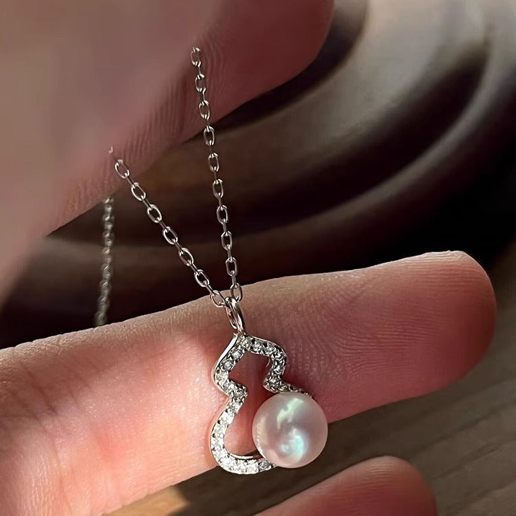 Women's Small Calabash Light Luxury High-grade Design Necklaces